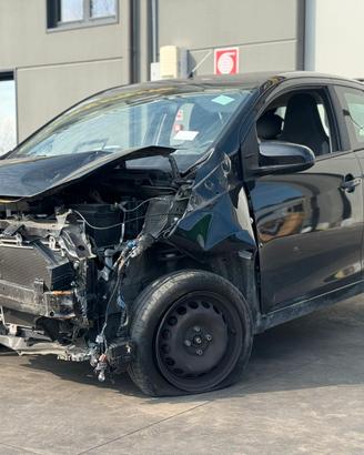 TOYOTA AYGO per ricambi usati 1KR