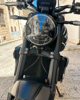 Triumph trident 660