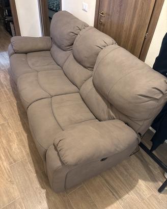 Divano 3 posti con 2 sedute reclinabili