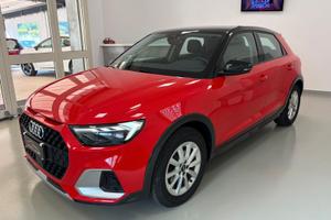 Audi A1 citycarver 30 1.0 tfsi Identity Black 110c