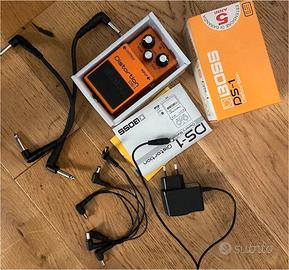 Pedale BOSS DS-1 alimentatore, 2 jack, daisy chain