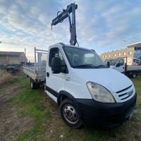 Iveco Daily 35-15 con Gru