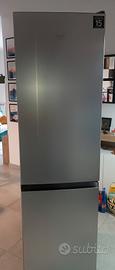 Frigo Total no frost Hotpoint Ariston da sistemare