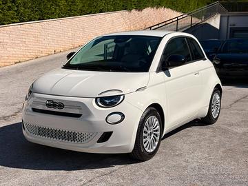 FIAT 500 Berlina Hybrid Pop