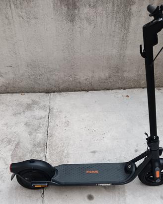 Monopattino elettrico Segway Ninebot F2