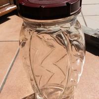 Vaso in vetro trasparente con coperchio vintage