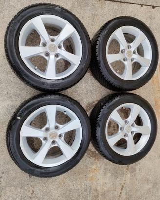 Gomme 4 stagioni con cerchi in lega