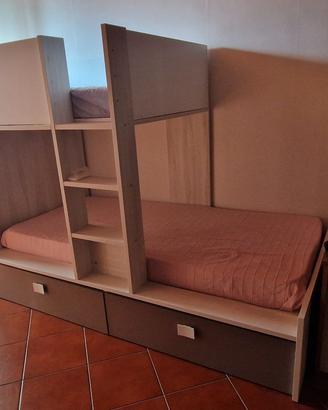 Struttura Letto a Castello Sfalsato con Armadio