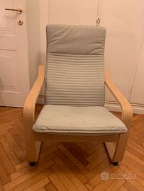 Poltrona Ikea con poggiapiedi