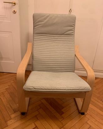 Poltrona Ikea con poggiapiedi