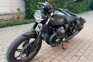 Moto Guzzi V7 850 Stone