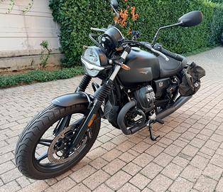 Moto Guzzi V7 850 Stone