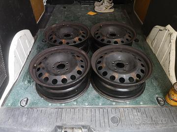 cerchi in ferro da 16 ford connect 5 fori