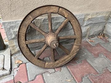 Ruota carriola antica in legno diametro 46 cm