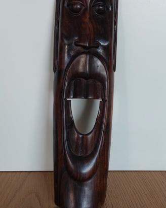 Maschera africana artigianale in legno