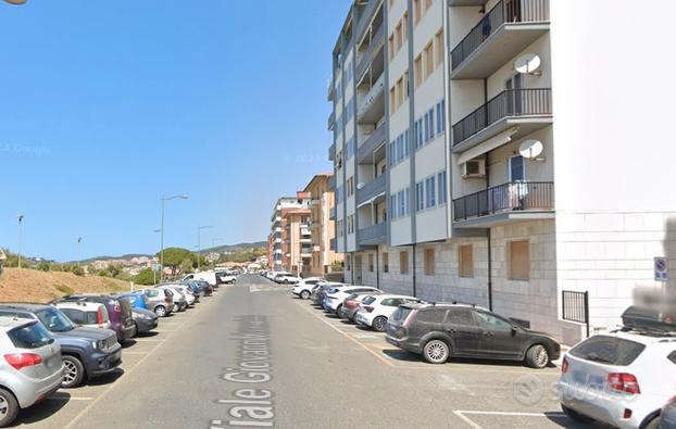 960 ampio monolocale al piano terra a piombino