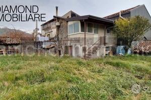 Casa singola 140 mq con terreno a linguaglossa