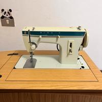 Macchina da cucire - Singer di ditta Necchi Paolo