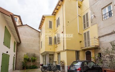 Bilocale ristrutturato in centro storico - Parma