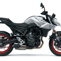 GSX-8S KM ZERO ARGENTO AUSTIN MY 25