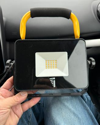 Lampada a led ricaricabile