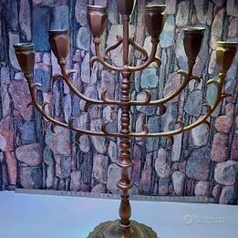 candelabro Menorah in ottone h 40 cm.