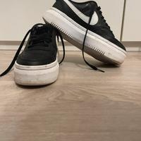 Scapre nike suola alta