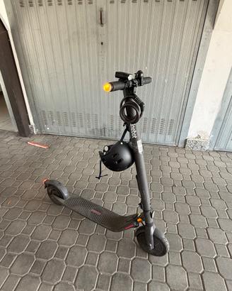 Monopattino Elettrico Segway Ninebot E25E
