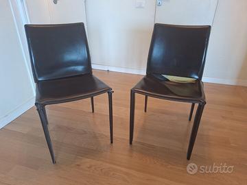 Sedie rivestite in cuoio