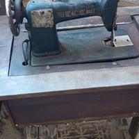 Vecchia macchina da cucire Necchi