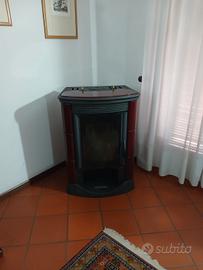 stufa a pellets in ceramica