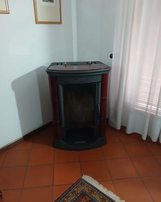 stufa a pellets in ceramica
