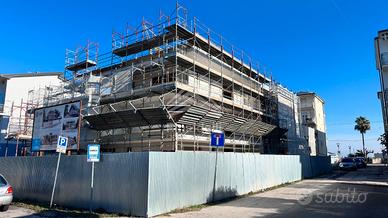 Ampio attico nuovo in Classe A4 vista mare