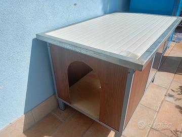 cuccia artigianale con finestra 