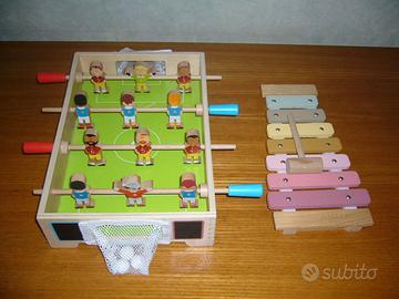 giocattoli in legno assortiti