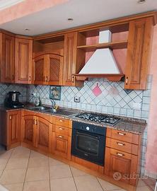 Cucina in legno massello