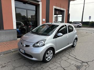 Toyota Aygo 1.0 5 porte AUTOMATICA