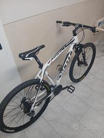 bicicletta MTB 