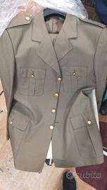 vestiti militari