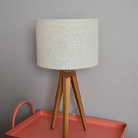 Lampada da tavolo / comodino in legno di quercia K