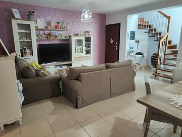 V 4 indipendente con terrazzo e garage Motta SA