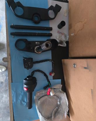 Piastra semimanubri Husqvarna vitpilen 401