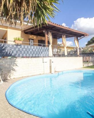 5 LOCALI A MARCELLINA