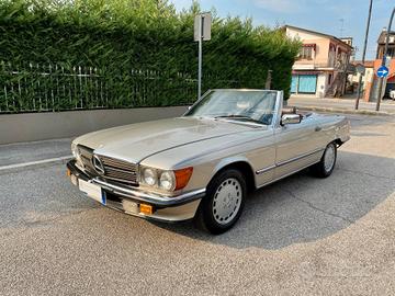 Mercedes-Benz SL 560