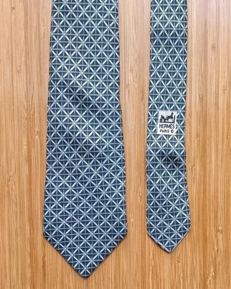 cravatta originale del prestigioso marchio Hermes 