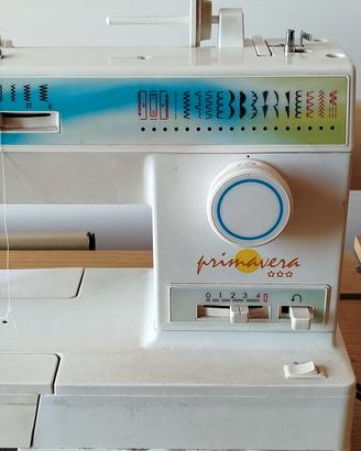 Macchina da cucire Singer con mobile contenitore