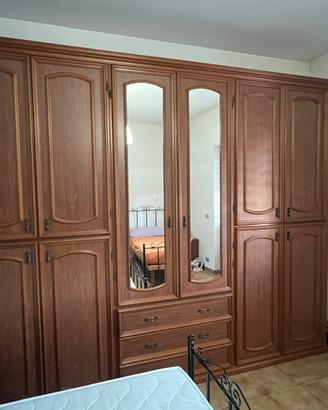 Armadio classico in legno