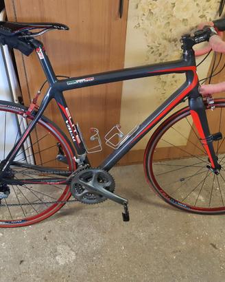 Bici da corsa in carbonio