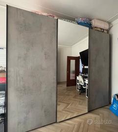 Armadio grande con specchio