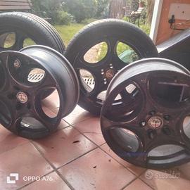 Cerchi in lega originali Alfa Romeo 17” neri + 2 p